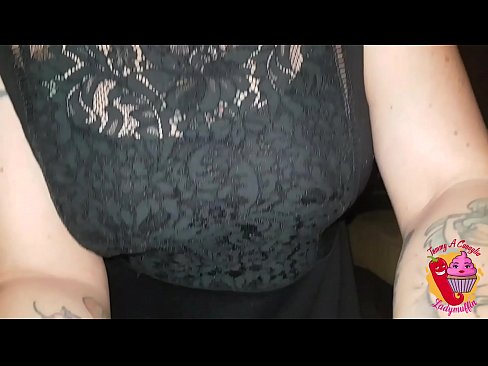 ❤️ Mae llyschwaer Slutty yn rhoi blowjob iddo a Sbaeneg ☑Rhyw o safon wrthon ni ️❤