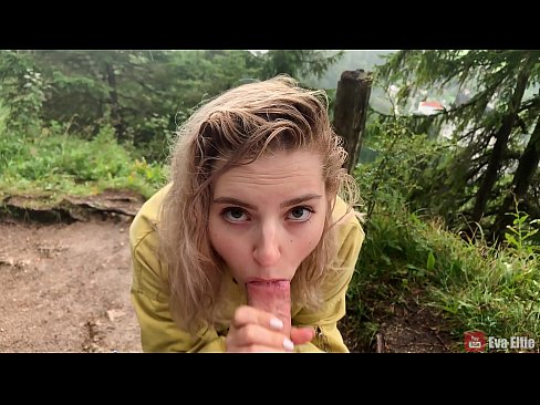 ❤️ Merch yn llyncu cum ar ôl blowjob cyhoeddus - Eva Elfi ☑Rhyw o safon wrthon ni ️❤